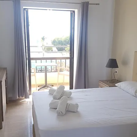 Prassino Nissi Hotel 2*