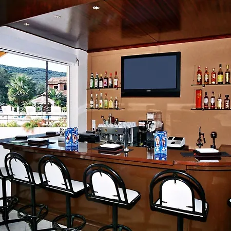 Hotel Prassino Nissi 2*