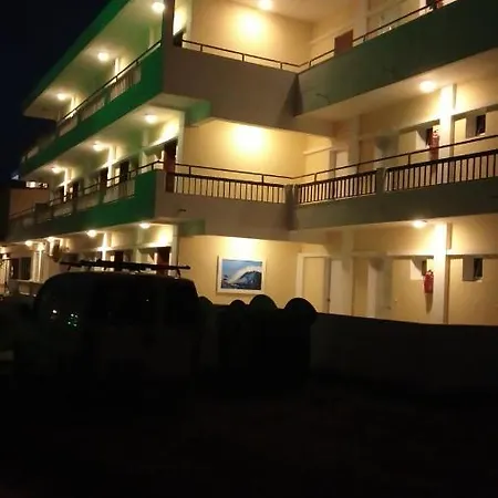 Hotel Prassino Nissi Moraḯtika