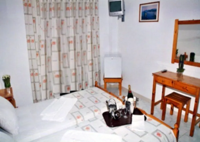 Prassino Nissi Hotell